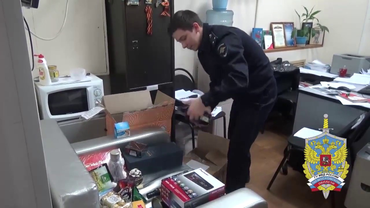 Кража продуктов из гипермаркета в Елино