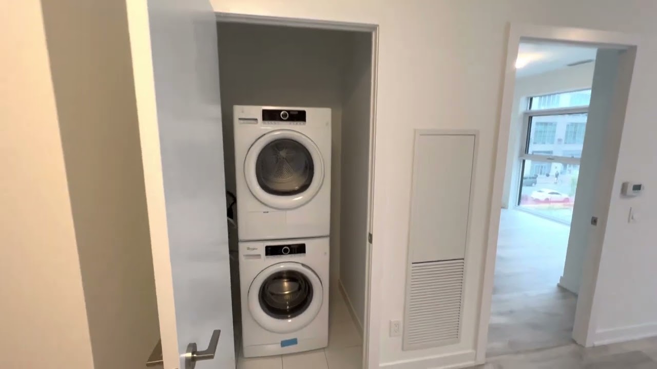 Upgraded & Spacious 1 bed unit in Etobicoke Waterfront