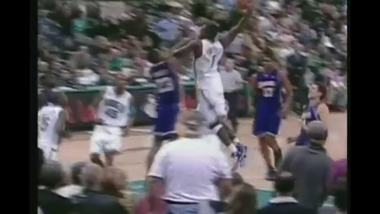 Kirk Snyder' Huge Dunk Over Von Wafer (2006)