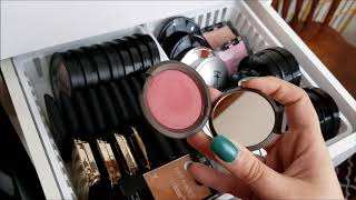 Makeup Declutter 2018!  Highlighter, Blush And Face Palettes!