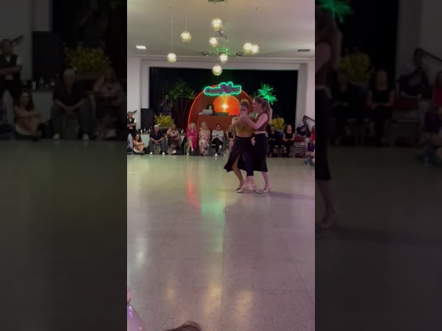 Dancers: Liliana Chenló & Mira Barakat
Music: Mi romance, Anibal Troilo
Miami Queer Tango Festival, 2024