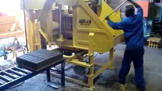 E48S Static Brick Machine 02.flv