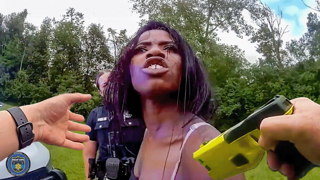 Мама превращает обычную остановку на дороге в полный хаос | Каренс арестовывает полиция