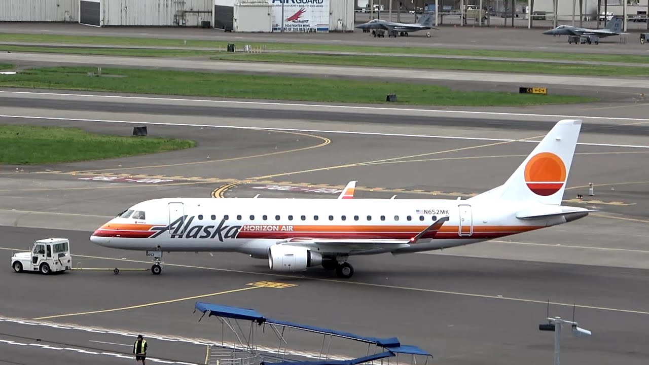 (4K) PDX Embraer E175LR Plane Spotting - Portland, Oregon - YouTube