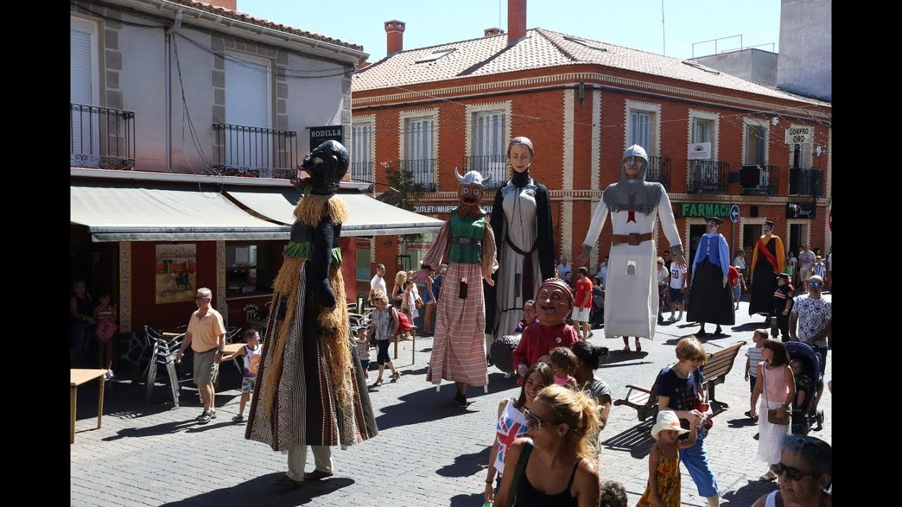 LOS GIGANTES JUEGAN CON LOS NIÑOS DE LEGANÉS