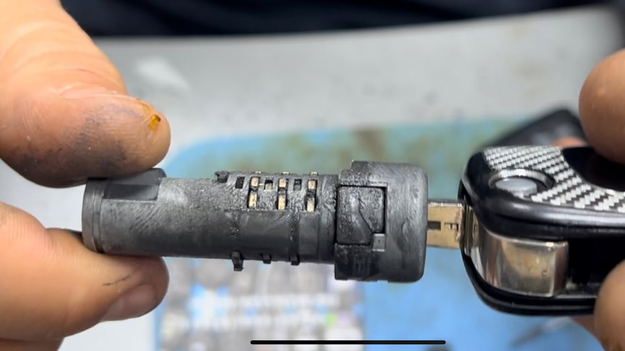 Kia Sportage заклинил замок зажигания - YouTube