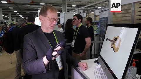 Smart glove grabs objects in the virtual world