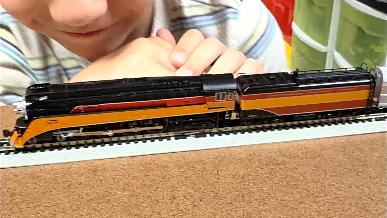 【美品】KATO GS-4 Southern Pacific Lines Kato GS-4 Southern Pacific Lines #4449 Daylight Locomotive N Scale