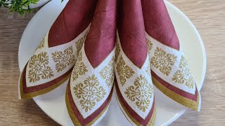 Как красиво сложить салфетки на праздничный стол.How to beautifully fold napkins on a festive table.