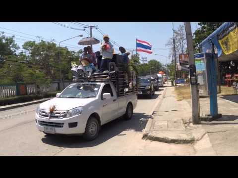 Video: Almosen Geben In Luang Prabang - Matador Netzwerk