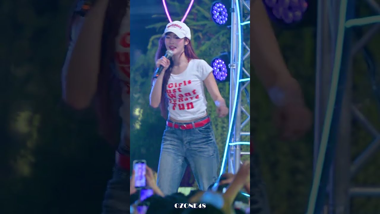 [4K] Peak BNK48 -  เด็กดื้อย์ @ Major Ratchayothin 140468