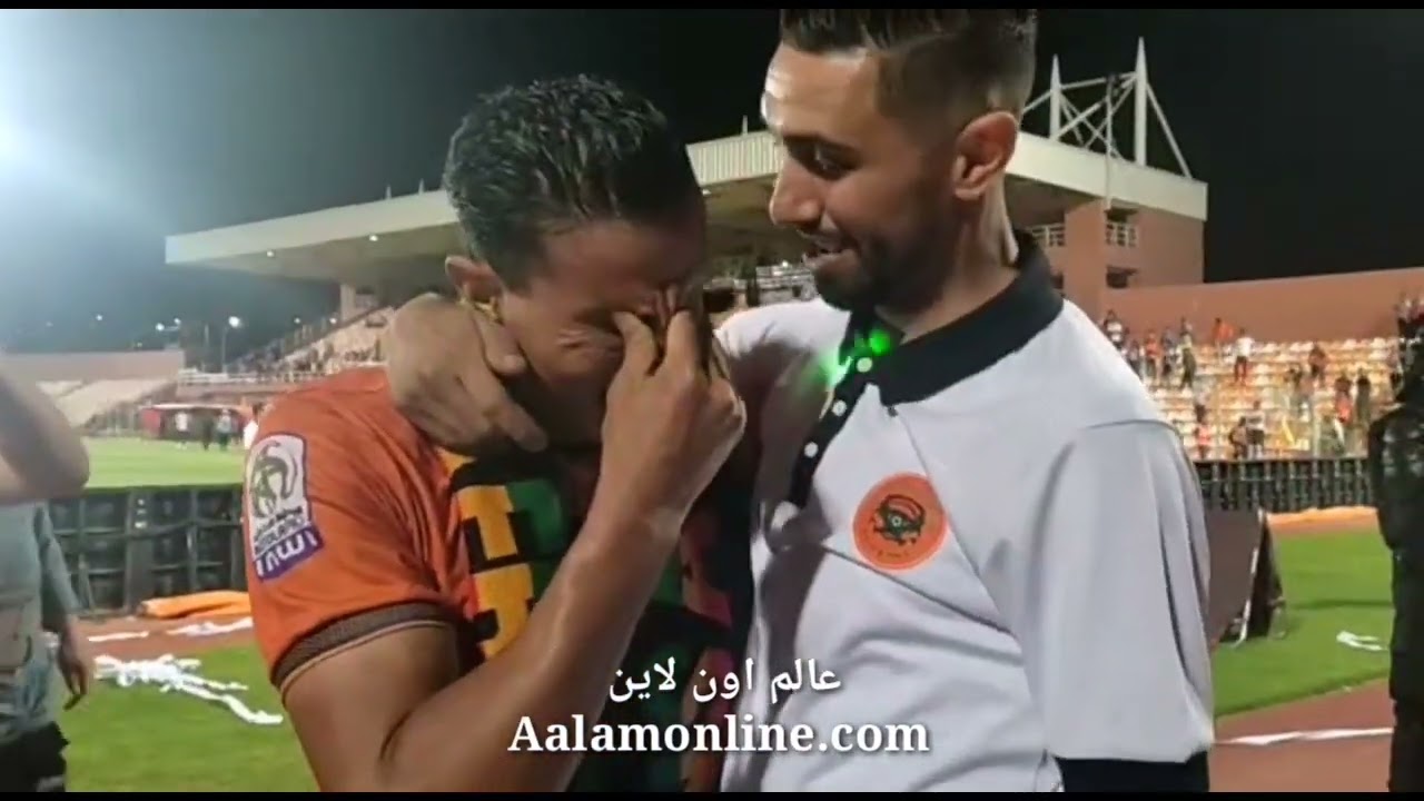 بالدموع العميد محمد عزيز يودع جماهير فريق نهضة بركان