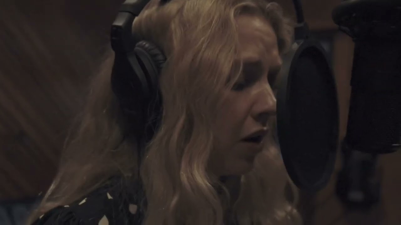 Liv Ritchie - Good Things Fall Apart