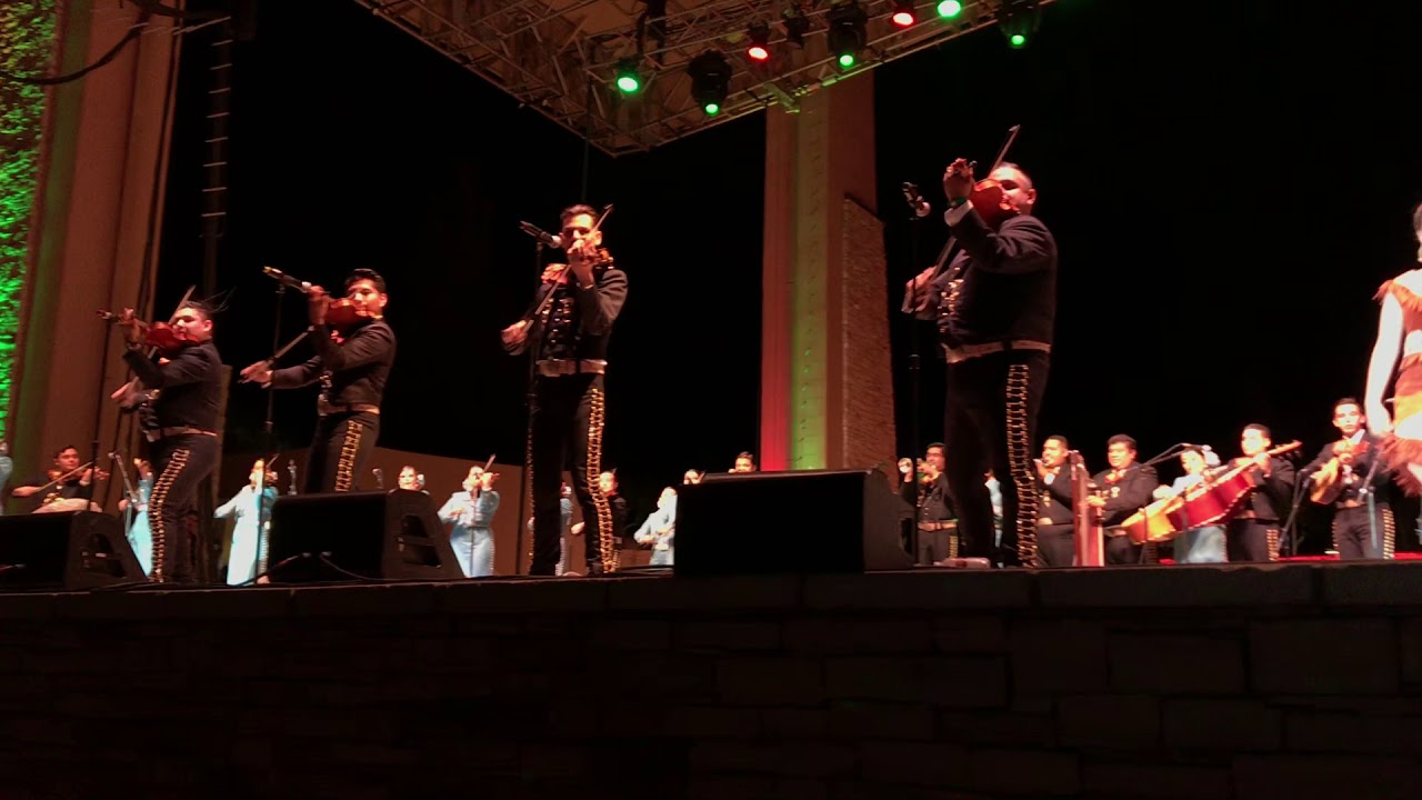 Mariachi Aztlan & Mariachi Azalea - Al Derecho y Al Revés