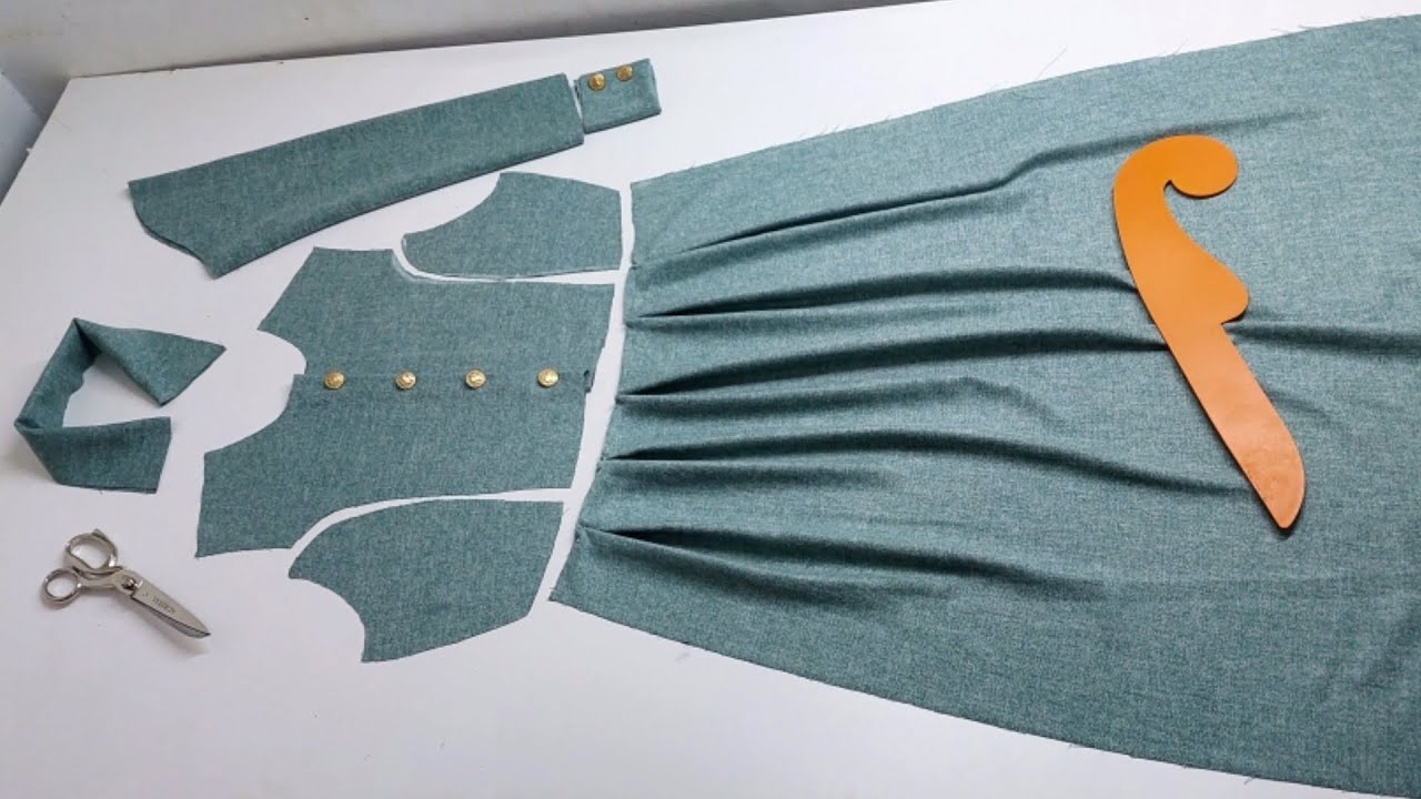 Как сшить шикарное зимнее платье для принцессы с вырезом.