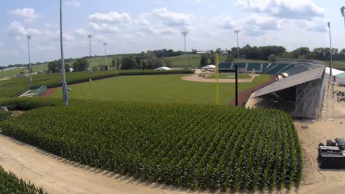 Chicago Cubs soak up atmosphere at Field of Dreams game