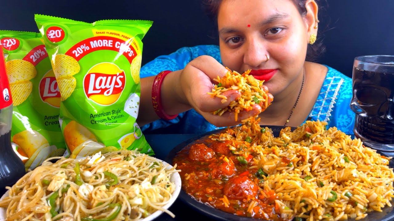 Eating😋Veg Fried Rice,Veg Manchurian,Hakka Noodles,Onion Chips With Cold Drink ll Foodie Gd ll