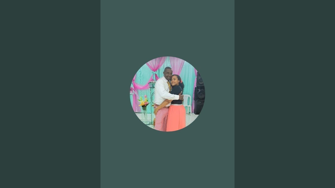 Pastor Roberto Cañate está en vivo