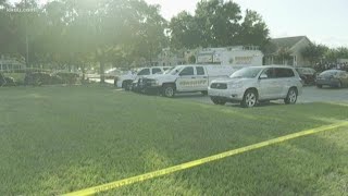 2 men fatally shot in apartment complex parking lot in southwest Harris Co.