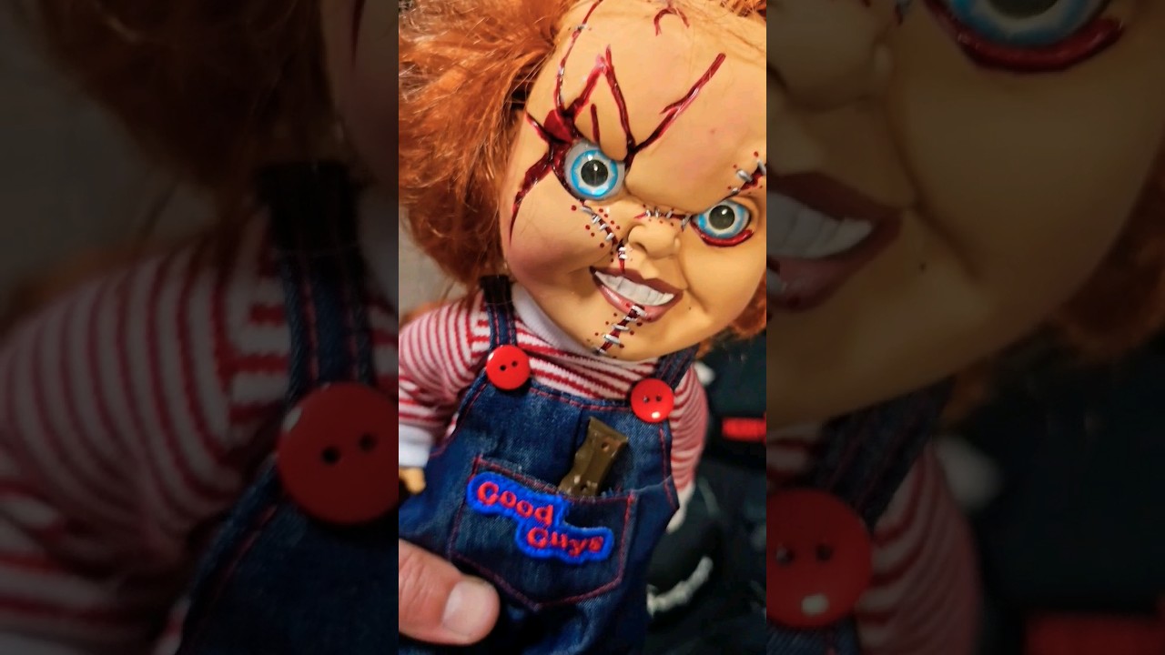 Chucky loves you to death. #chucky #doll