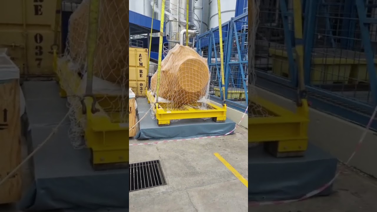 Safe cargo lifting and container stuffing - Open top container