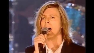 Video thumbnail of "David Bowie - Absolute Beginners - Live - Legendado PT-Br HD"