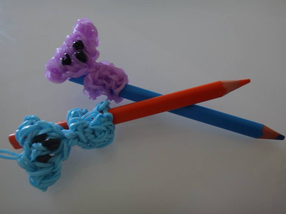 tuto koala élastique rainbow loom pour crayon 