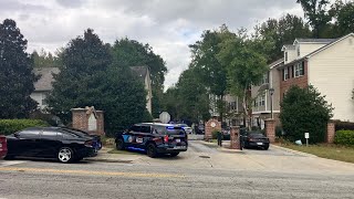 1 person shot at southwest Atlanta apartment complex, police say