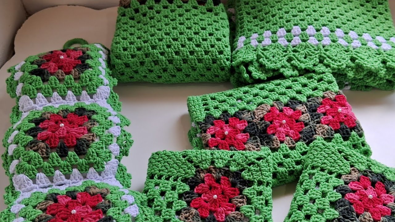 PRODUÇÃO FINALIZADA/ JOGO DE BANHEIRO 5 PEÇAS/PAR DE TAPETES. PEÇAS DA MEGA ENCOMENDA 