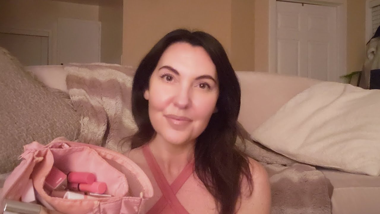 ASMR Rummaging thru my makeup bag 👝, tapping, soft spoken 💋 - YouTube