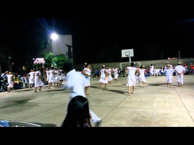 Cher... bailando
