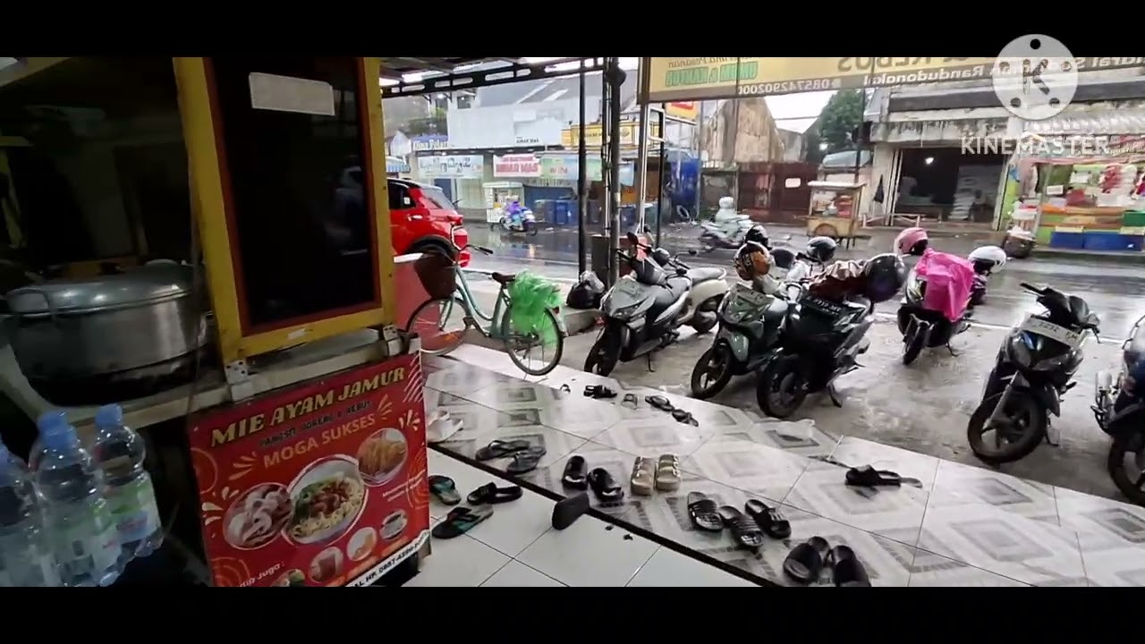 Suasana Mi Ayam Jamur dan Bakso Moga Sukses , Randudongkal Pemalang