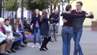 видео: Танго на улице!!! Танго Кумпарсита! картинка: Танго на улице!!! Танго Кумпарсита!