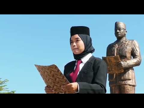 Juara 1 Lomba Pembacaan Teks Proklamasi