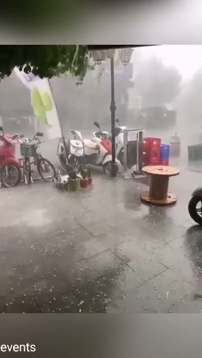 Strong storm wreaks havoc in Manisa, Turkey