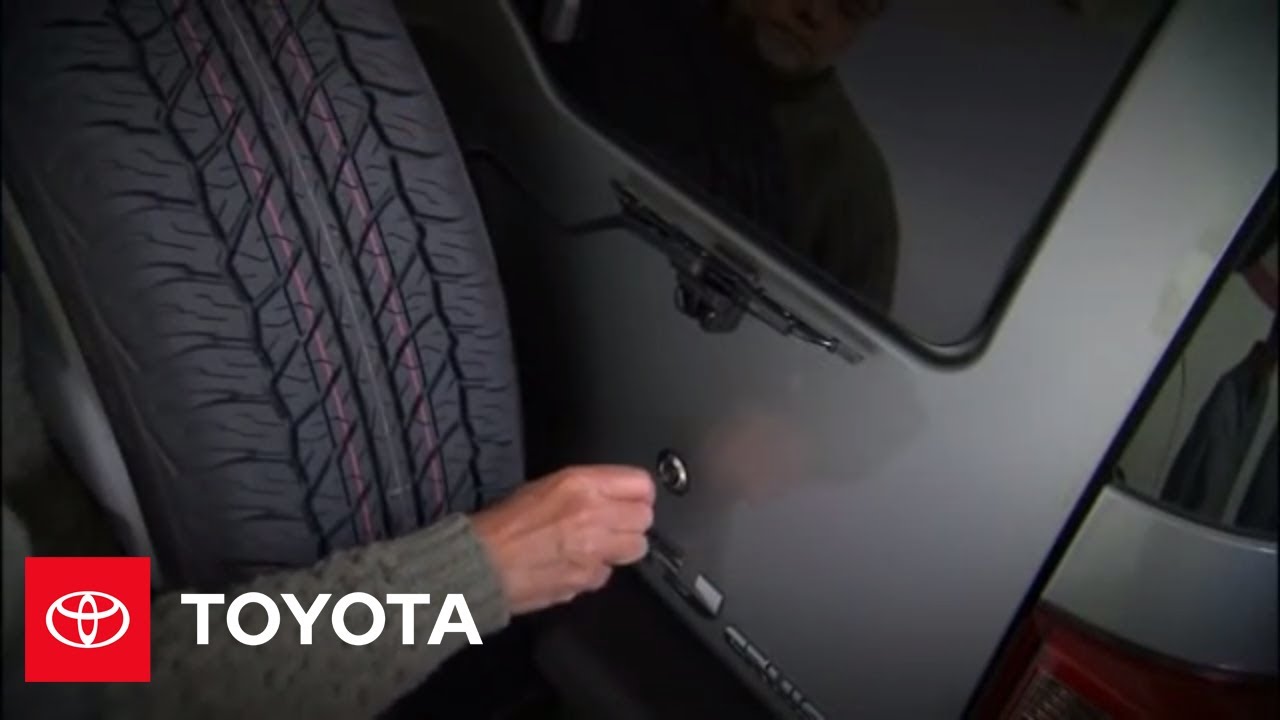 2010 Fj Cruiser How To Lift Up Glass Hatch Toyota Youtube