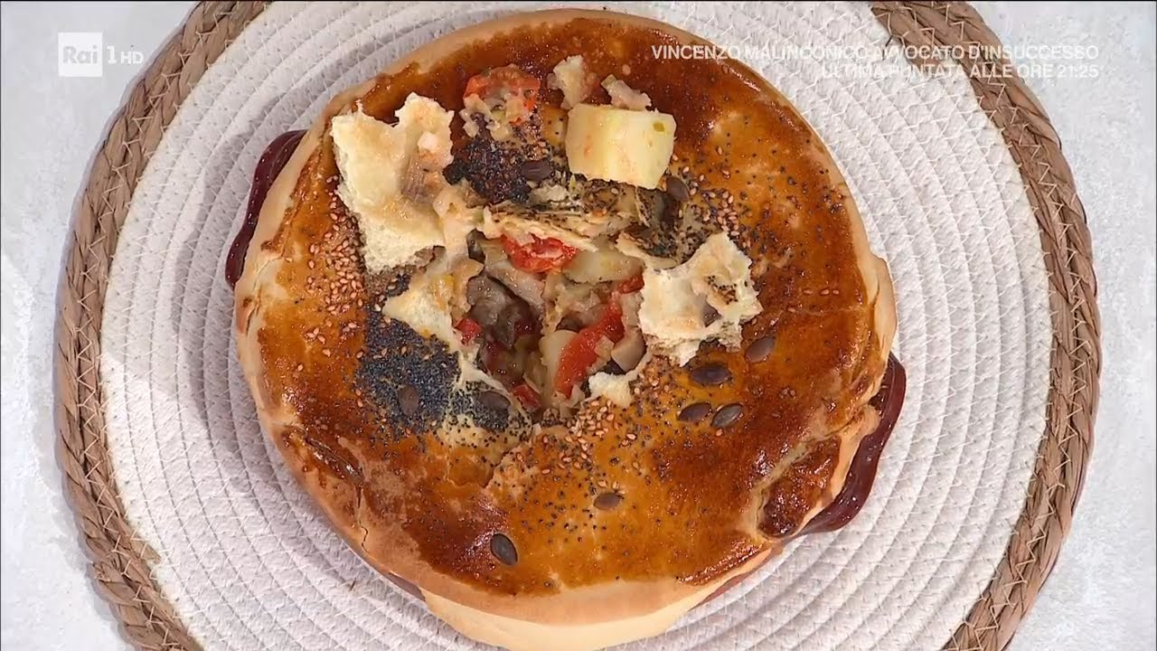 Tiella di baccalà in crosta di taralli -  È sempre mezzogiorno - 10/11/2022