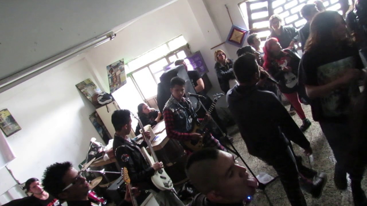 LOS OLVIDADOS PUNK - BASURA SOCIAL