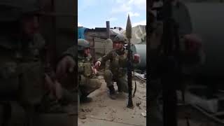 Türk Askeri İblid'de Bazuka ile Atışları Resimi