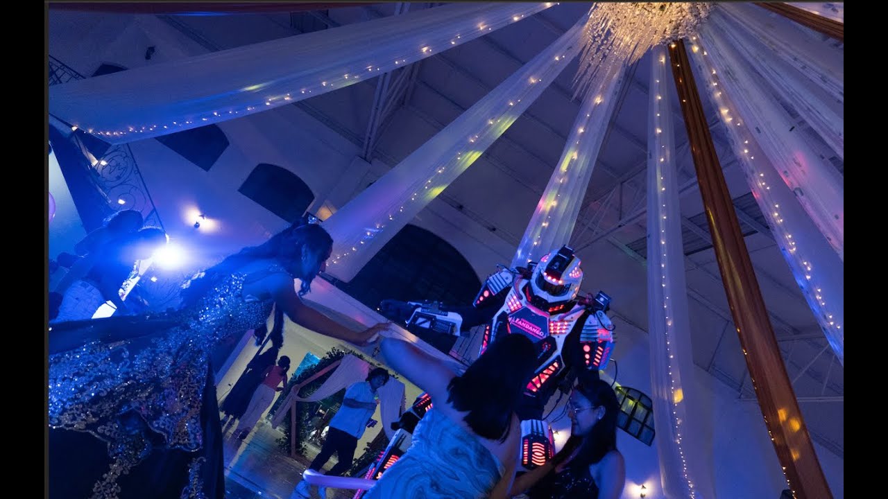 🎉 XV Años de Ángela en Real del Marqués | Robot LED, Hielo Seco & Burbujas ✨