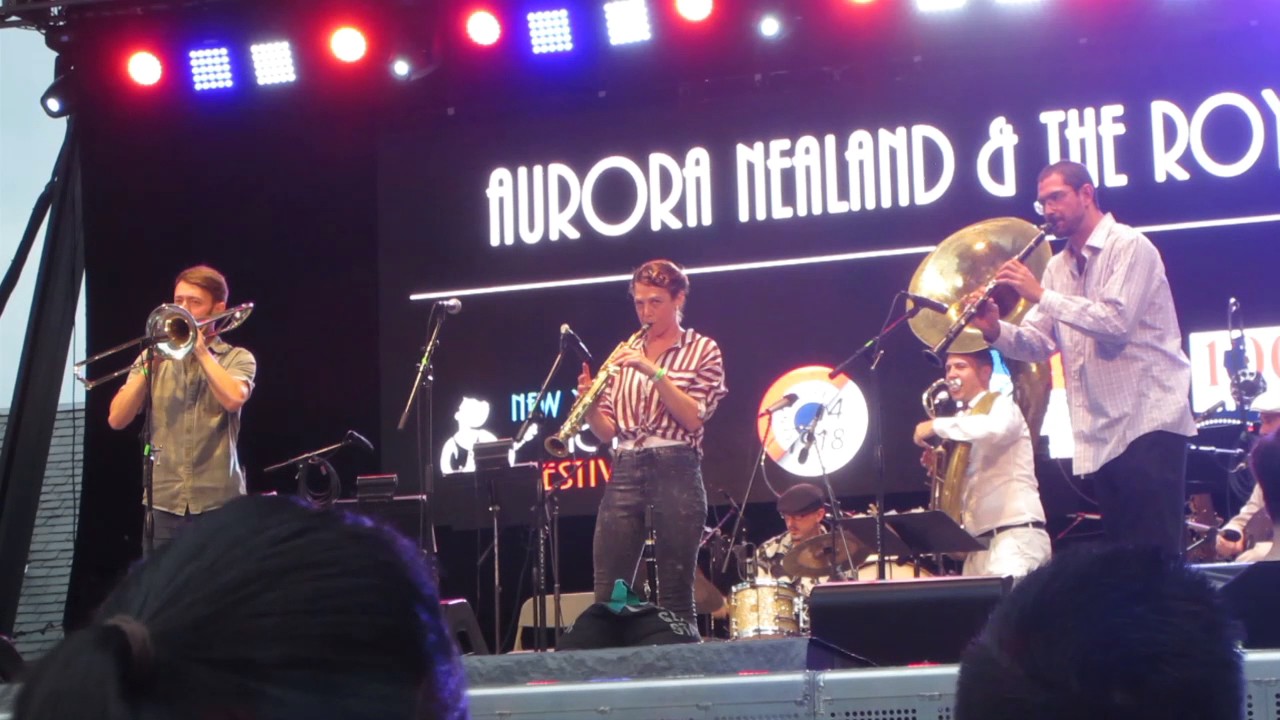 Aurora Nealand & The Royal Roses - Cake Walkin' Babies From Home