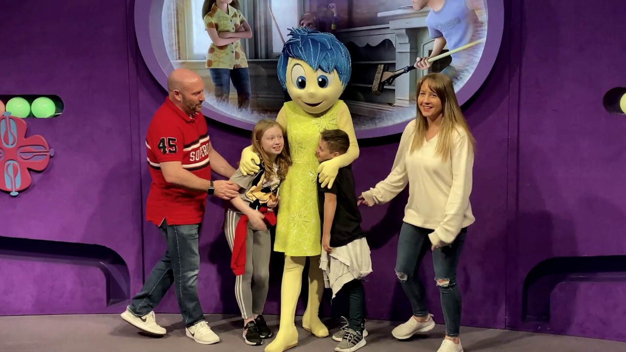 Joy meet and greet - YouTube