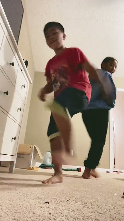 NOTTI NOTTI BOPPIN PUNCH ON MY HIPS🤜🤛 #sturdy