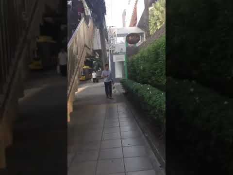 How to get from the Alley 81 （Drop-off point）to the key bike👆🏻如何从 81巷口 下车点 到放钥匙的单车