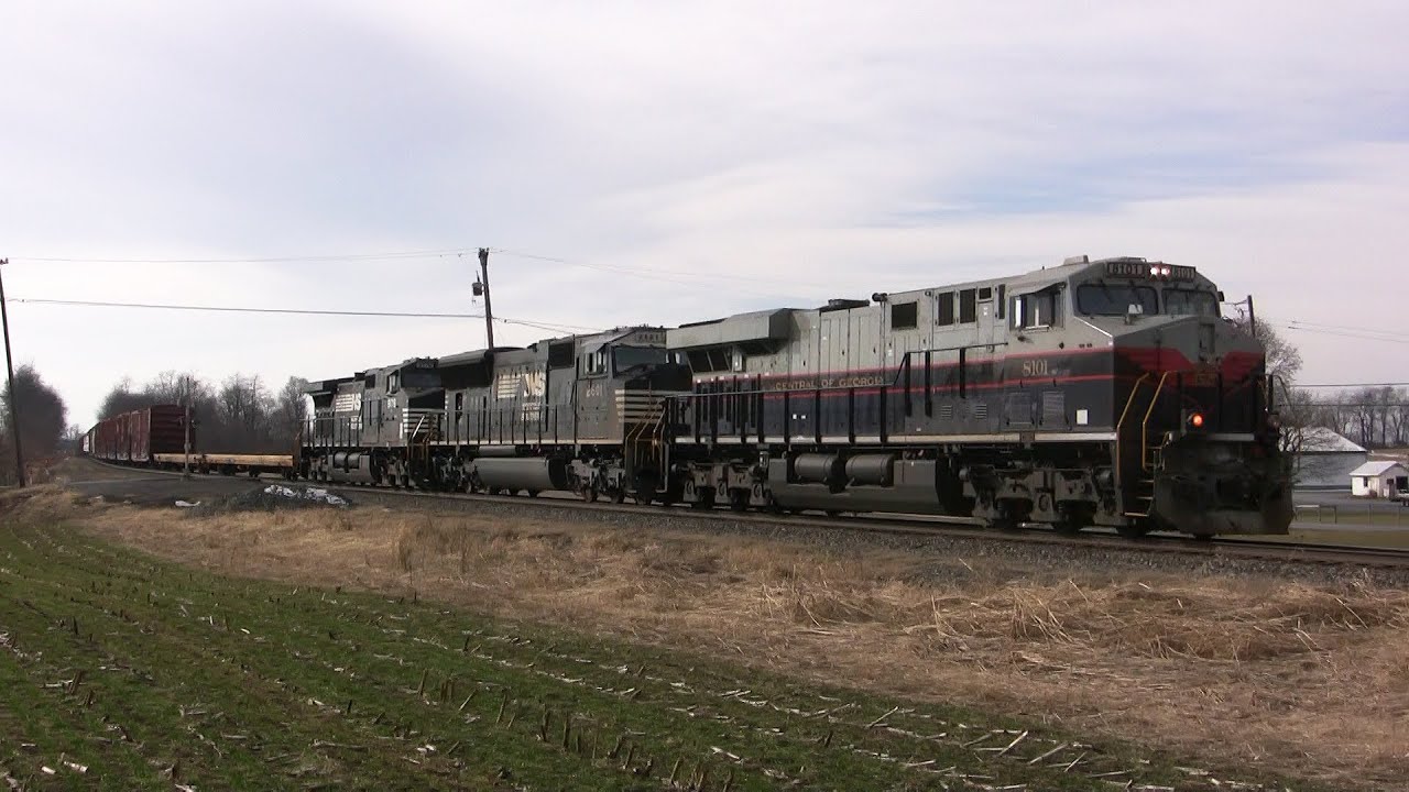 Chasing the Central of Georgia Heritage Unit on the Harrisburg Division
