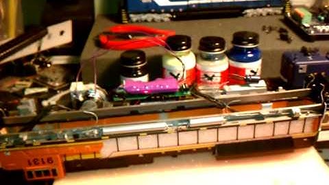 Athearn HO Scale BNSF SD70ACe Decoder Installation Part 4