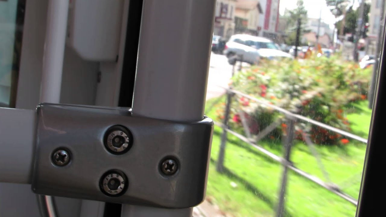 Lyon TCL - Tramway T3 - À l'avant d'un Citadis 402 : Meyzieu ZI → Vaulx-en-Velin La Soie