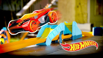 #Toys Guide: EPIC AIR TRACK BUILDER CHALLENGE! | Labs Unlimited | @Hot Wheels #HotWheels