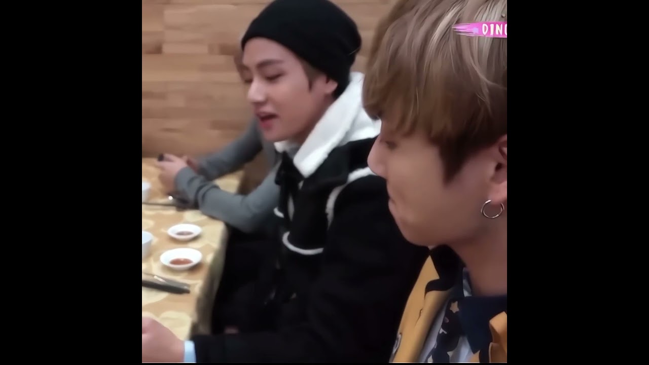 Jungkook ignored Taehyung at his graduation🥺