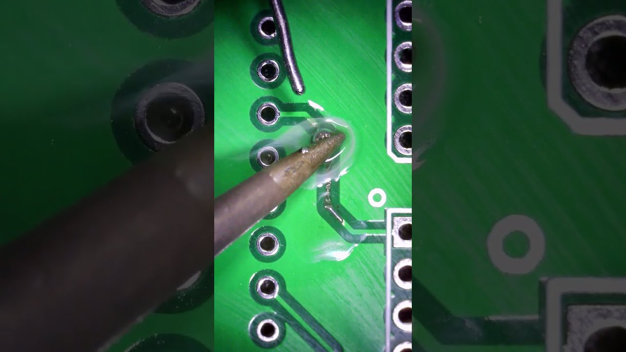 ⁣Trace repair part 46 #electronics #electronicsrepair #repair #repairs #ic #satisfyingvideo